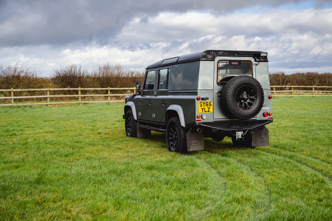 2016 Land Rover Defender 110 - Image 26 of 31