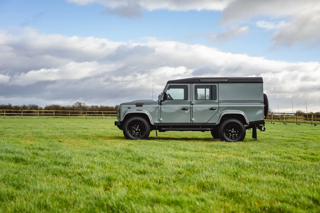 2016 Land Rover Defender 110 - Image 23 of 31
