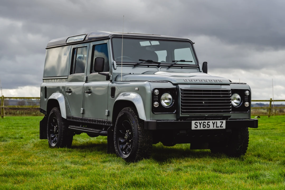 2016 Land Rover Defender 110 - Image 2 of 31