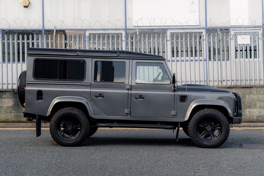 2016 Land Rover Defender 110 - Image 4 of 31