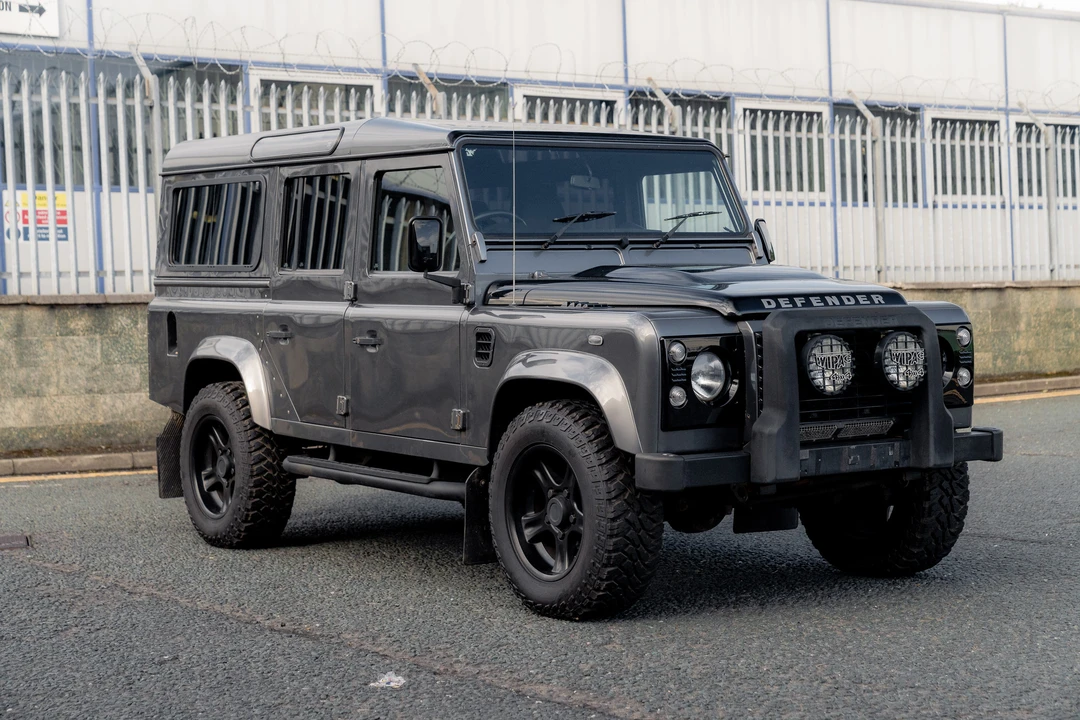 2016 Land Rover Defender 110 - Image 11 of 31