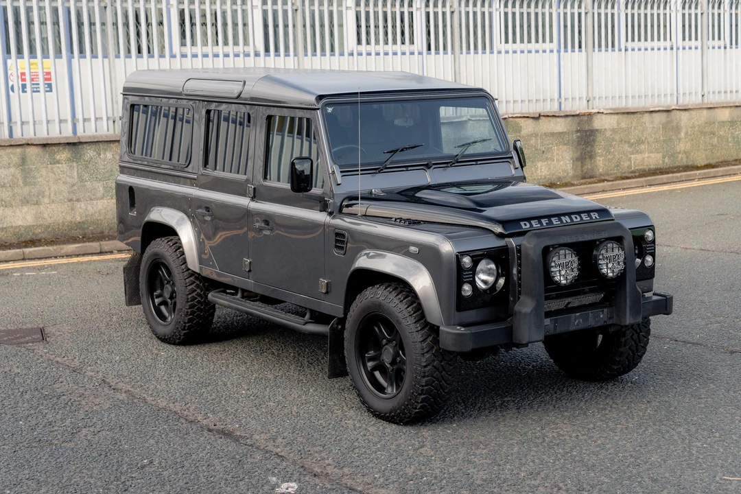 2016 Land Rover Defender 110 - Image 19 of 31