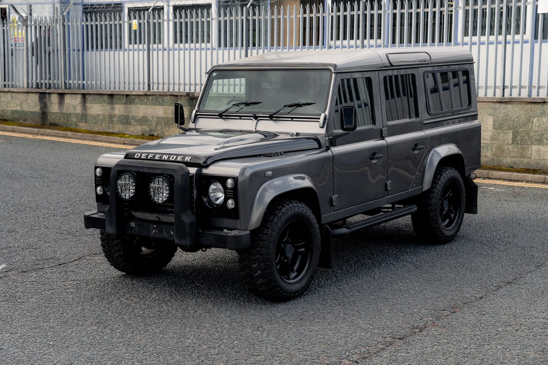 2016 Land Rover Defender 110 - Image 17 of 31