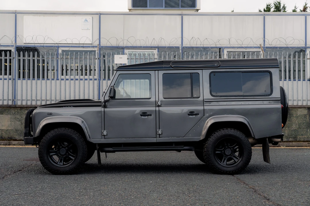 2016 Land Rover Defender 110 - Image 8 of 31
