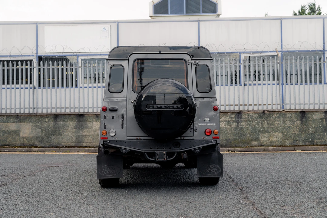 2016 Land Rover Defender 110 - Image 6 of 31