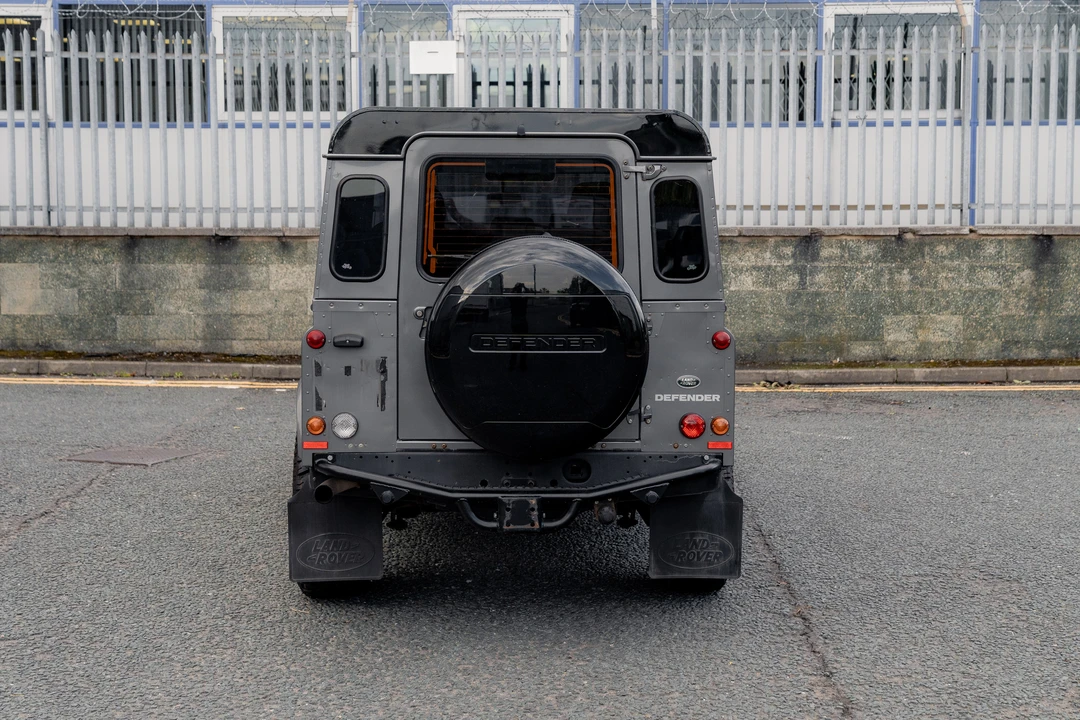 2016 Land Rover Defender 110 - Image 14 of 31