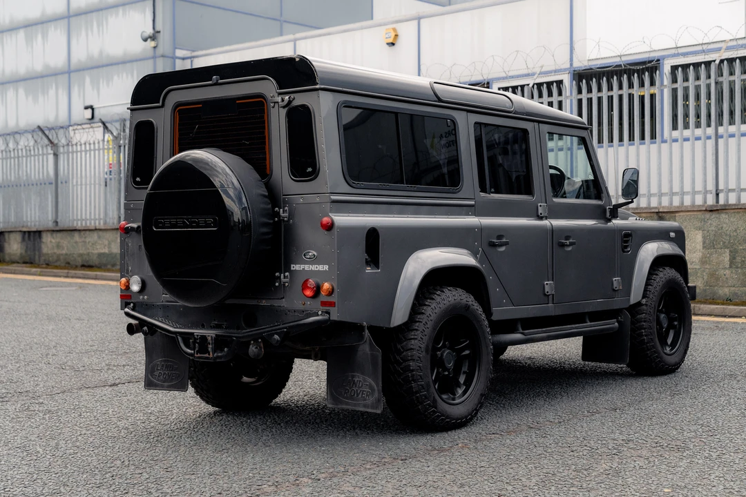 2016 Land Rover Defender 110 - Image 13 of 31