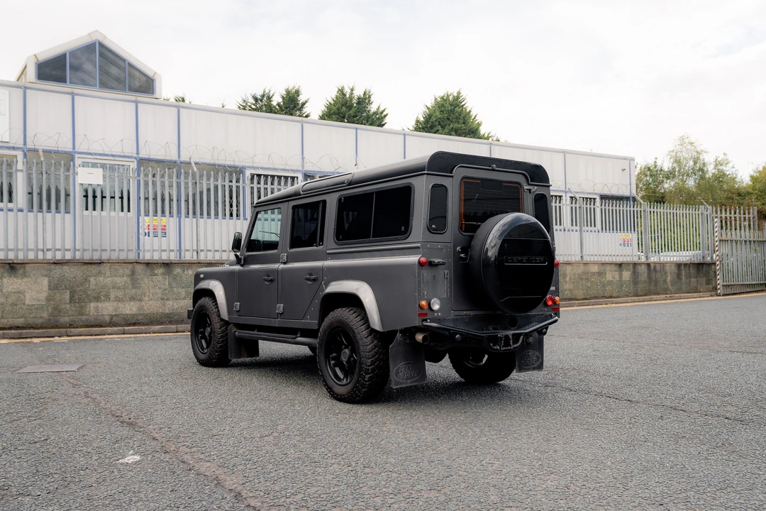 2016 Land Rover Defender 110 - Image 15 of 31