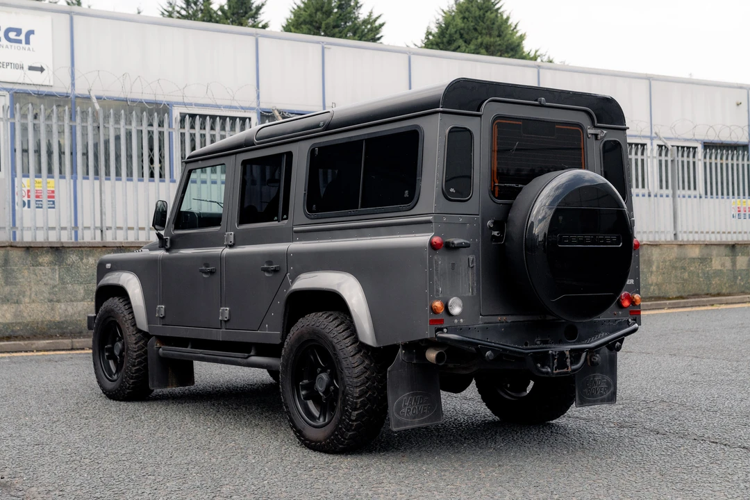 2016 Land Rover Defender 110 - Image 7 of 31