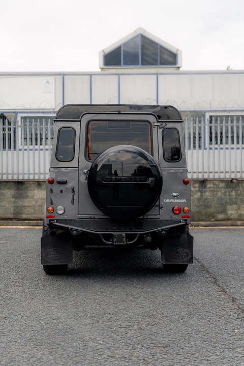 2016 Land Rover Defender 110 - Image 28 of 31