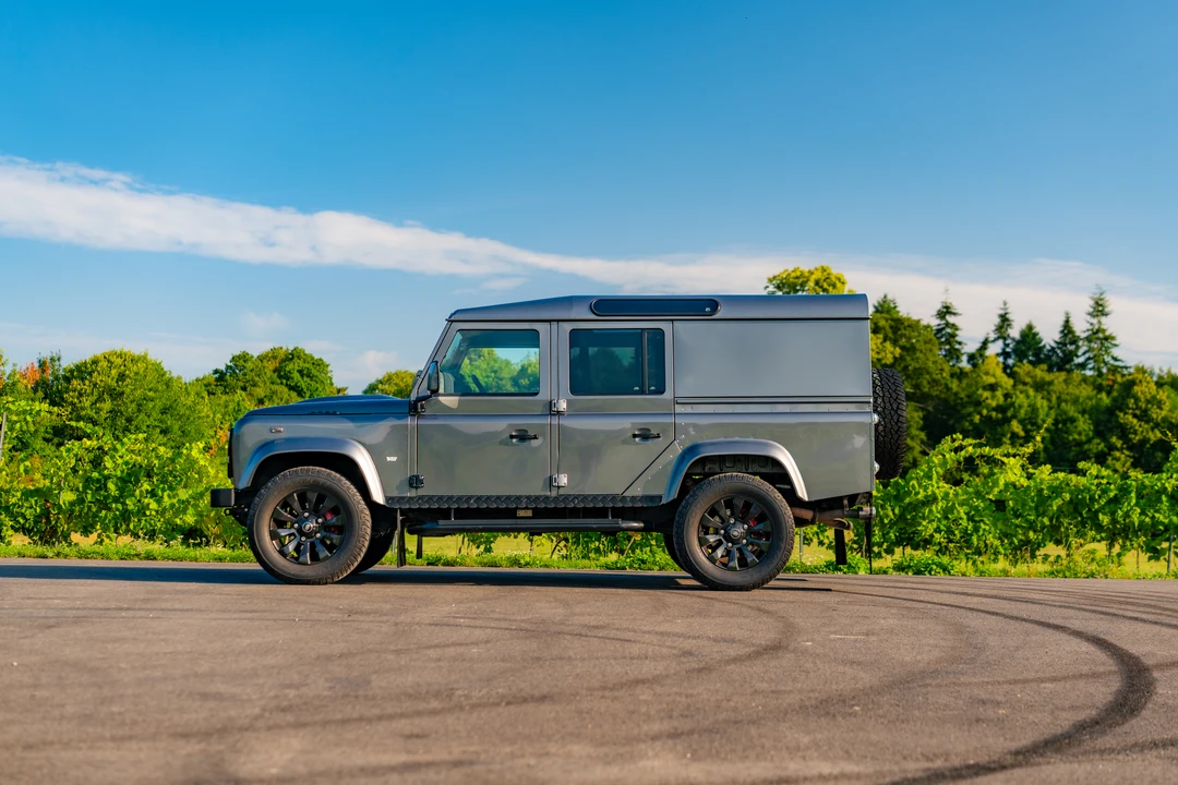 2015 Land Rover Defender 110 - Image 4 of 31