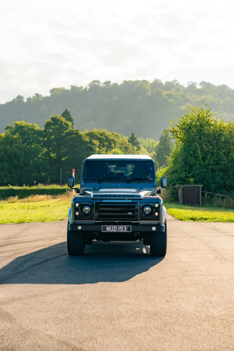 2015 Land Rover Defender 110 - Image 18 of 31