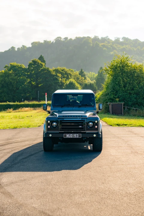 2015 Land Rover Defender 110 - Image 22 of 31