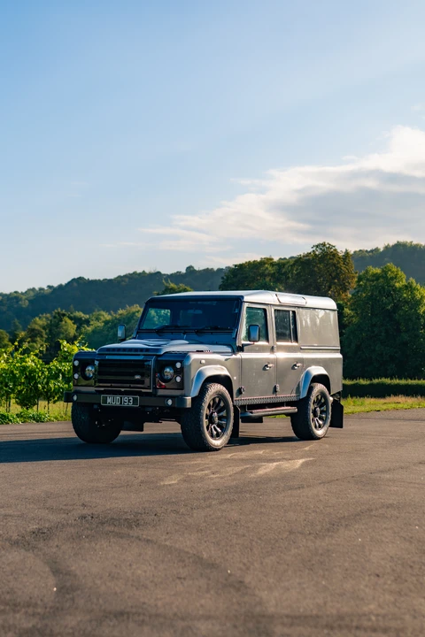 2015 Land Rover Defender 110 - Image 24 of 31