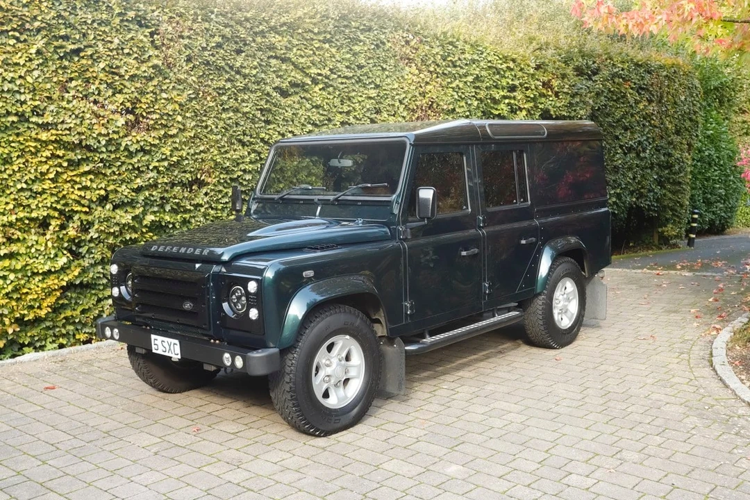 2016 Land Rover Defender 110 - Image 16 of 30