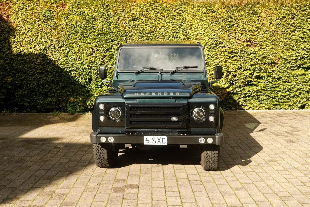 2016 Land Rover Defender 110 - Image 23 of 30