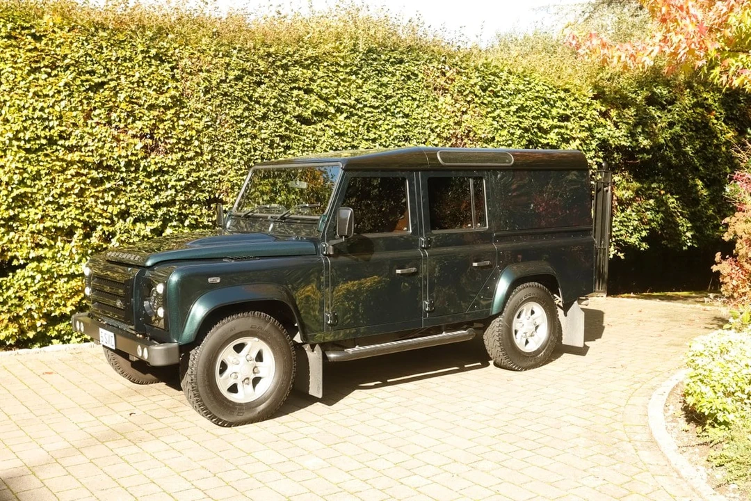 2016 Land Rover Defender 110 - Image 18 of 30