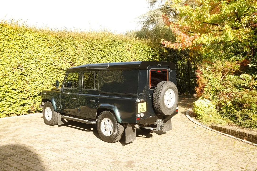 2016 Land Rover Defender 110 - Image 24 of 30