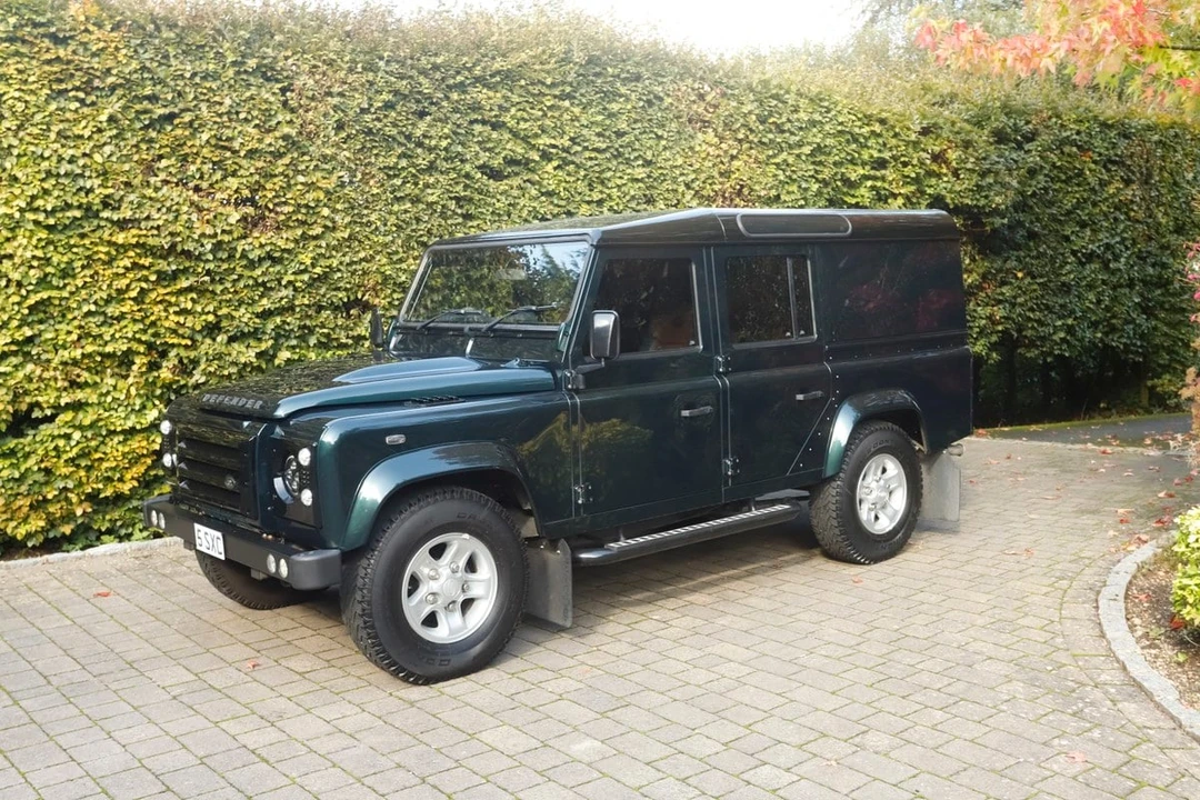 2016 Land Rover Defender 110 - Image 17 of 30