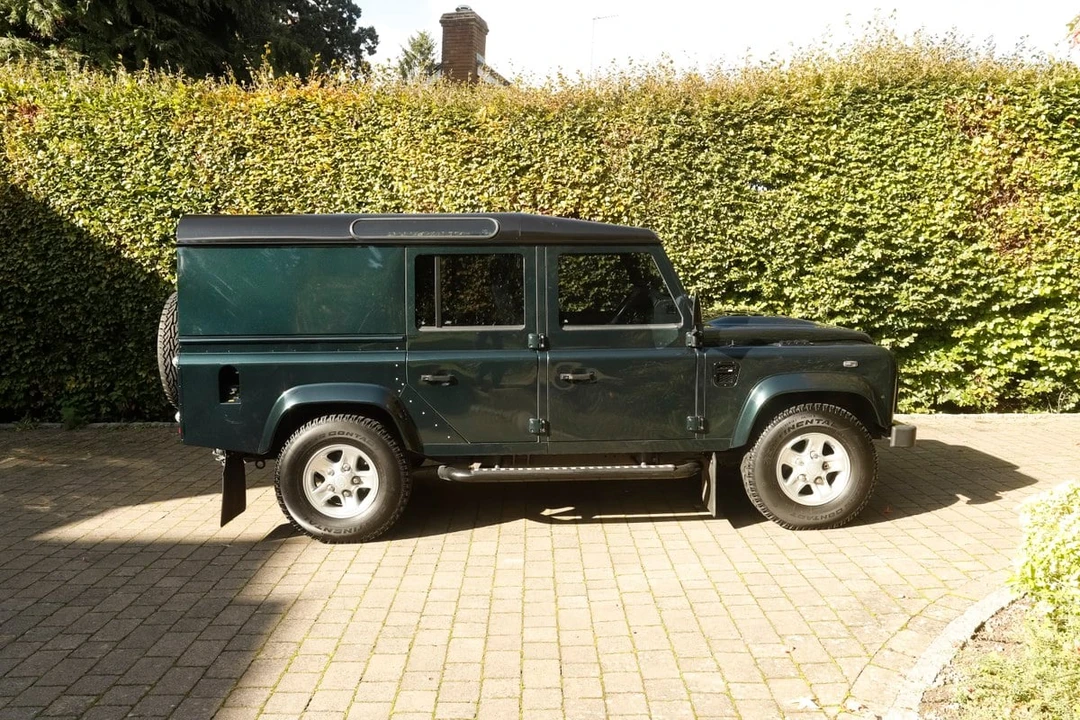 2016 Land Rover Defender 110 - Image 19 of 30