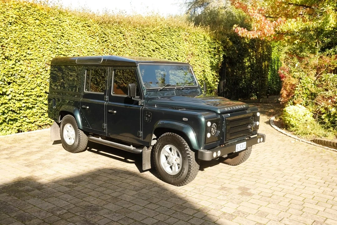 2016 Land Rover Defender 110 - Image 13 of 30