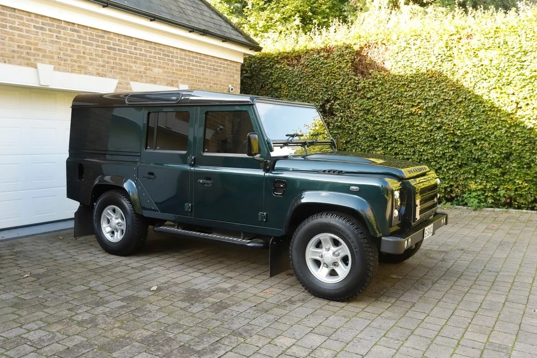 2016 Land Rover Defender 110 - Image 7 of 30