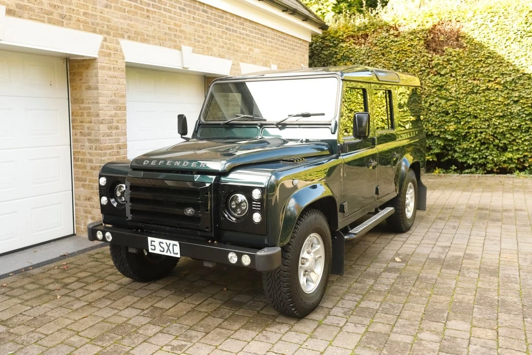2016 Land Rover Defender 110 - Image 4 of 30