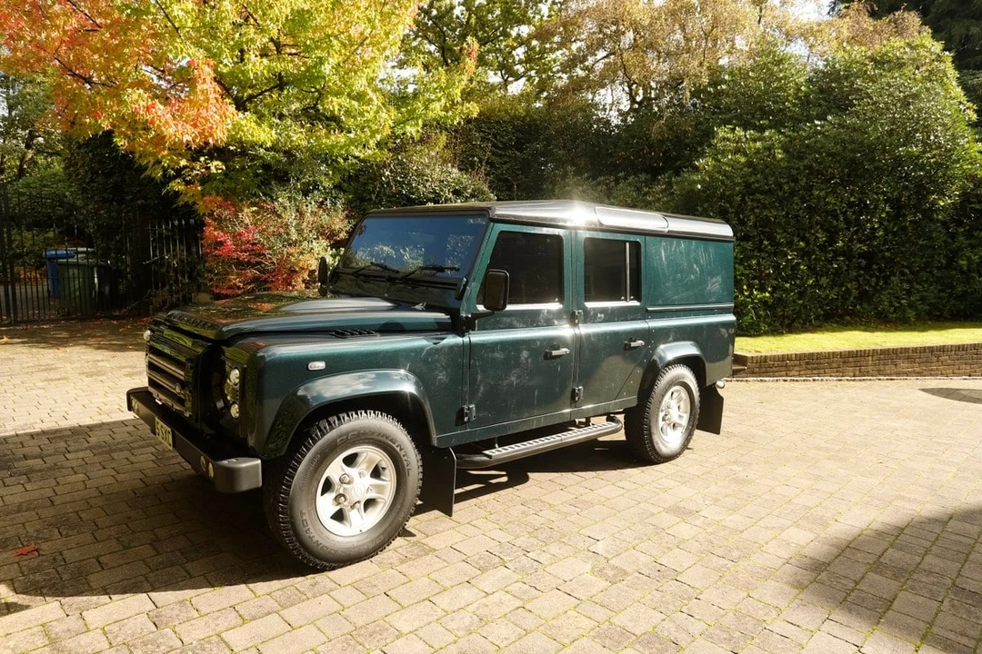 2016 Land Rover Defender 110 - Image 12 of 30