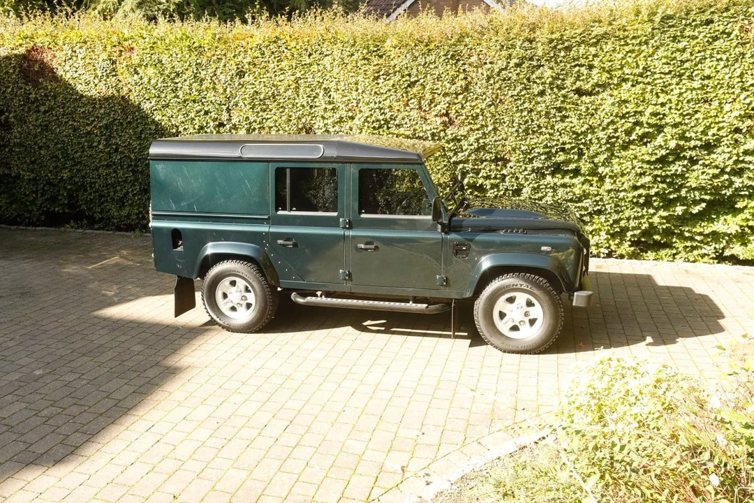 2016 Land Rover Defender 110 - Image 20 of 30