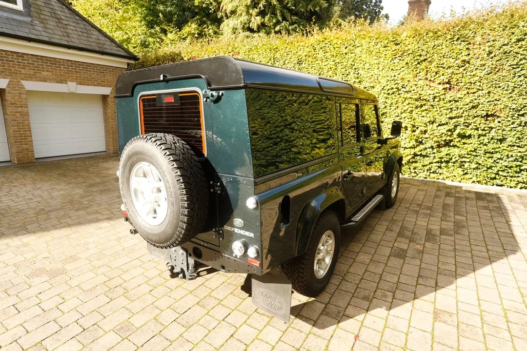 2016 Land Rover Defender 110 - Image 28 of 30