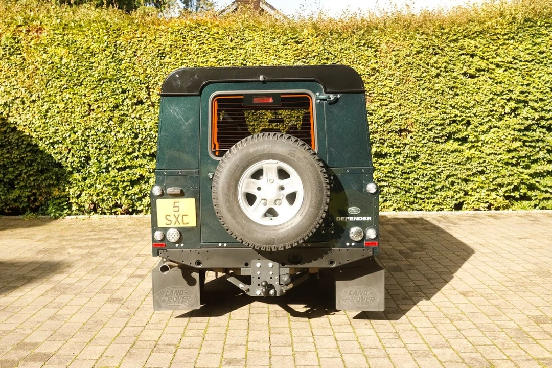 2016 Land Rover Defender 110 - Image 27 of 30