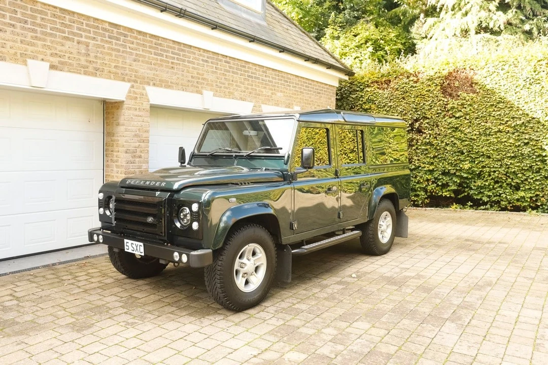 2016 Land Rover Defender 110 - Image 2 of 30