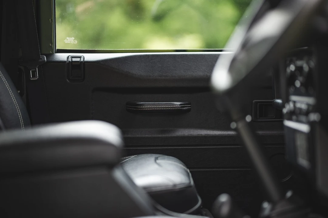 2016 Land Rover Defender 110 - Image 28 of 30