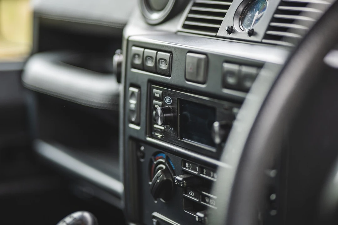 2016 Land Rover Defender 110 - Image 20 of 30