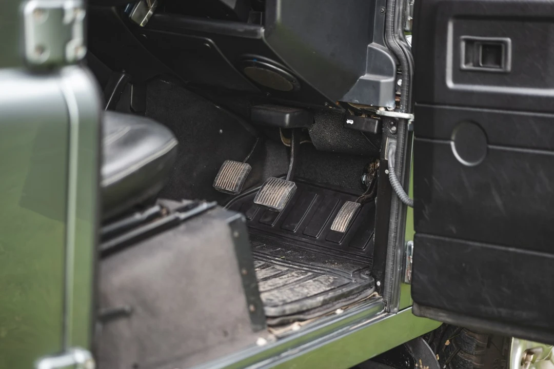 2016 Land Rover Defender 110 - Image 24 of 30