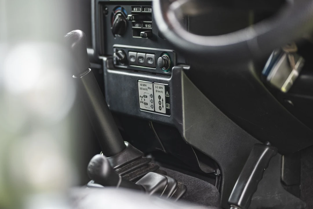 2016 Land Rover Defender 110 - Image 29 of 30