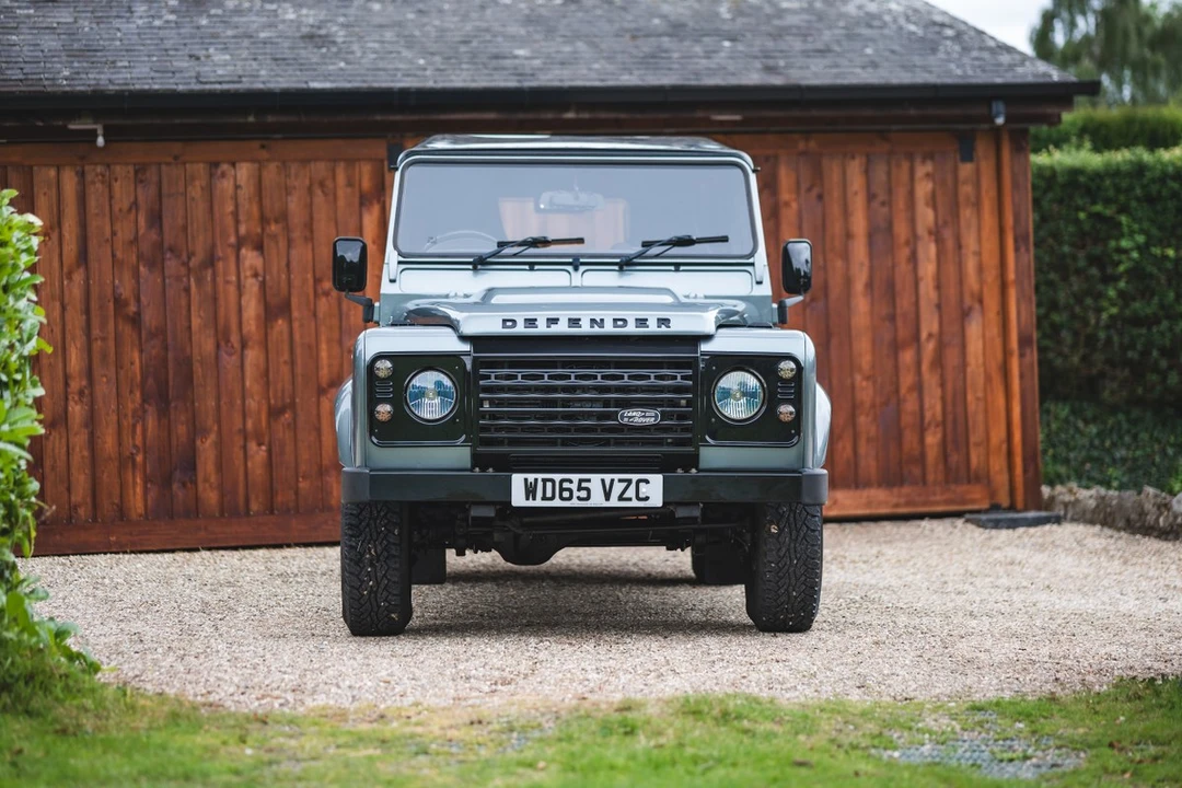 2016 Land Rover Defender 110 - Image 4 of 30