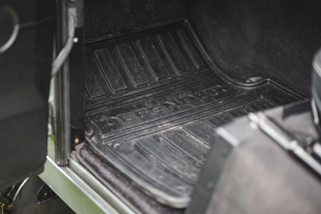 2016 Land Rover Defender 110 - Image 30 of 30