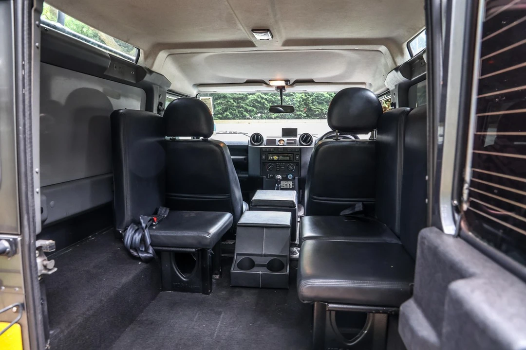 2016 Land Rover Defender 90 - Image 24 of 30