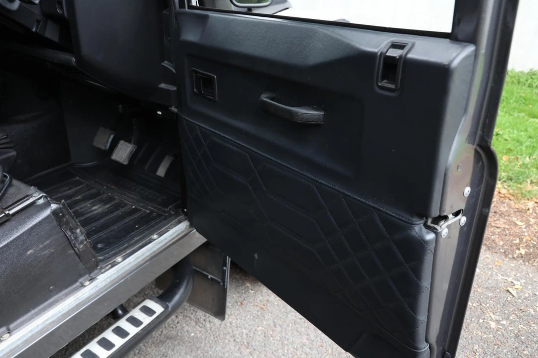 2016 Land Rover Defender 90 - Image 23 of 30