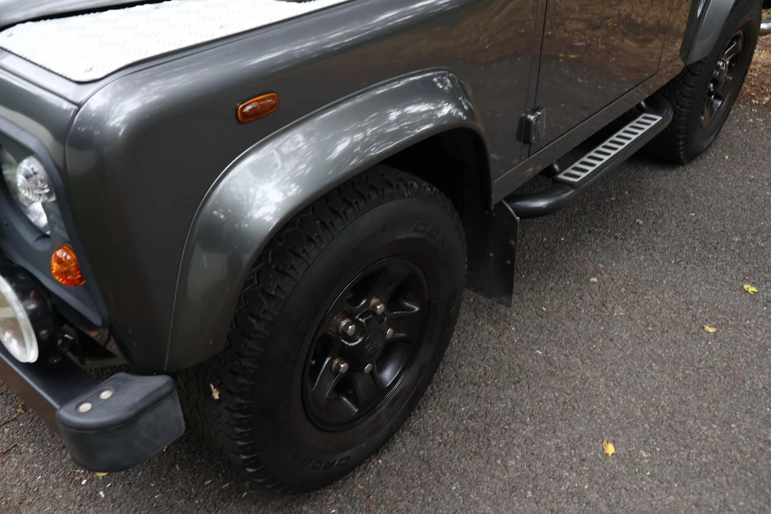 2016 Land Rover Defender 90 - Image 12 of 30