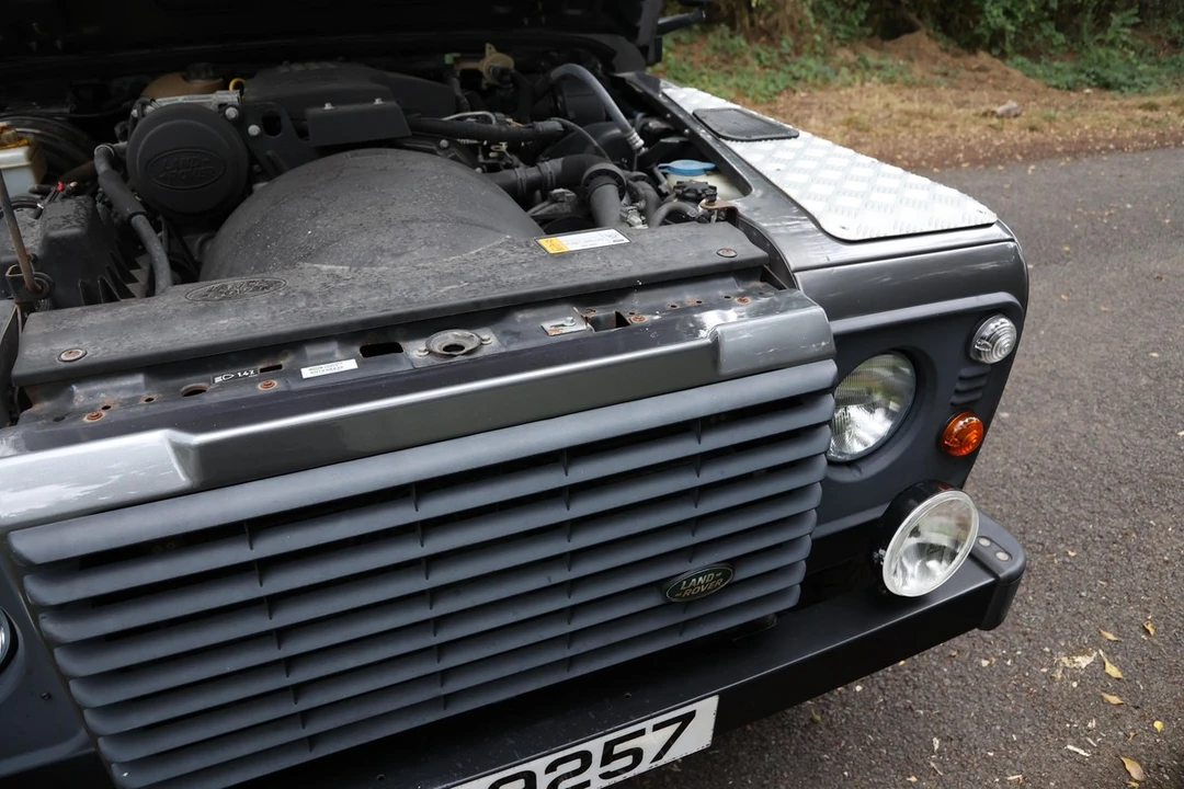 2016 Land Rover Defender 90 - Image 30 of 30