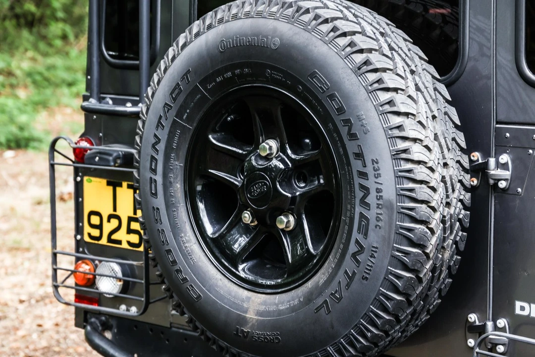 2016 Land Rover Defender 90 - Image 26 of 30