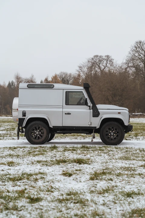 2016 Land Rover Defender 90 - Image 25 of 31