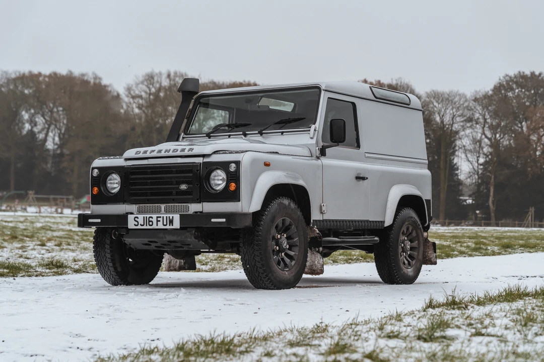 2016 Land Rover Defender 90 - Image 18 of 31