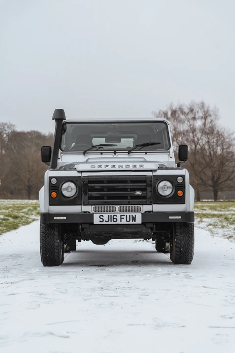 2016 Land Rover Defender 90 - Image 27 of 31