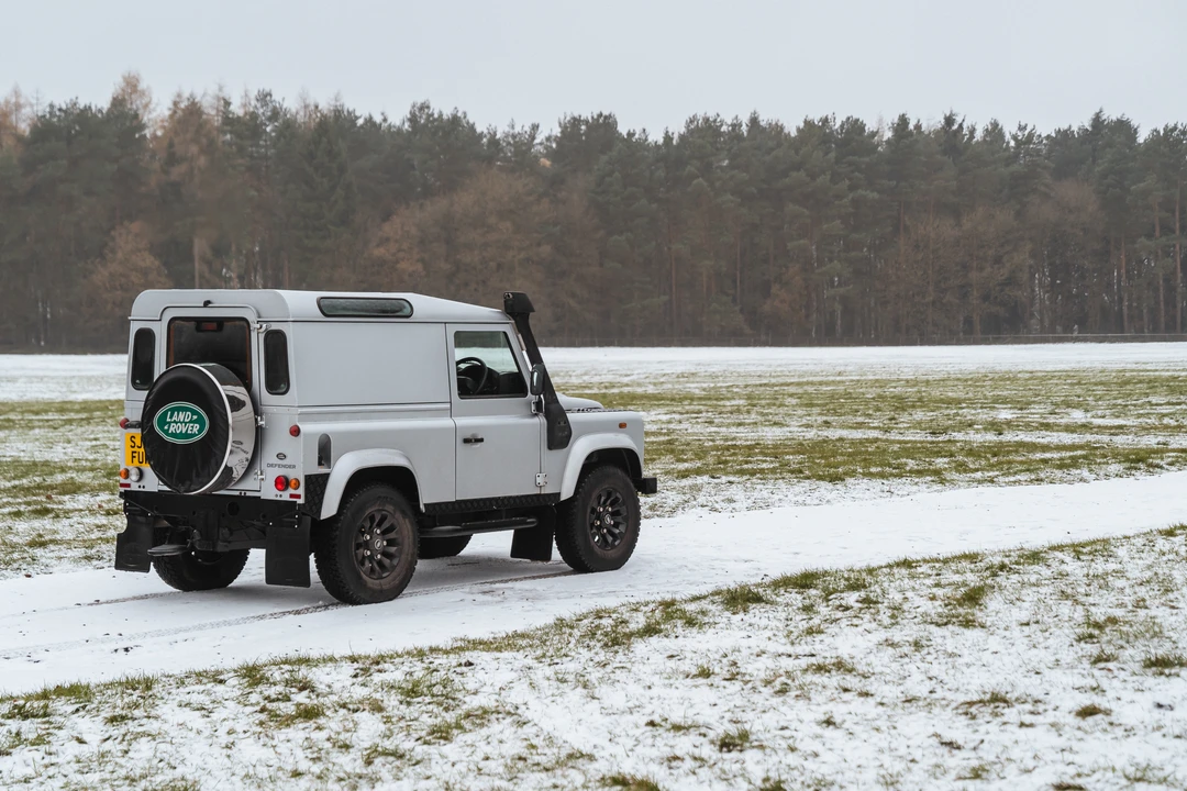 2016 Land Rover Defender 90 - Image 20 of 31