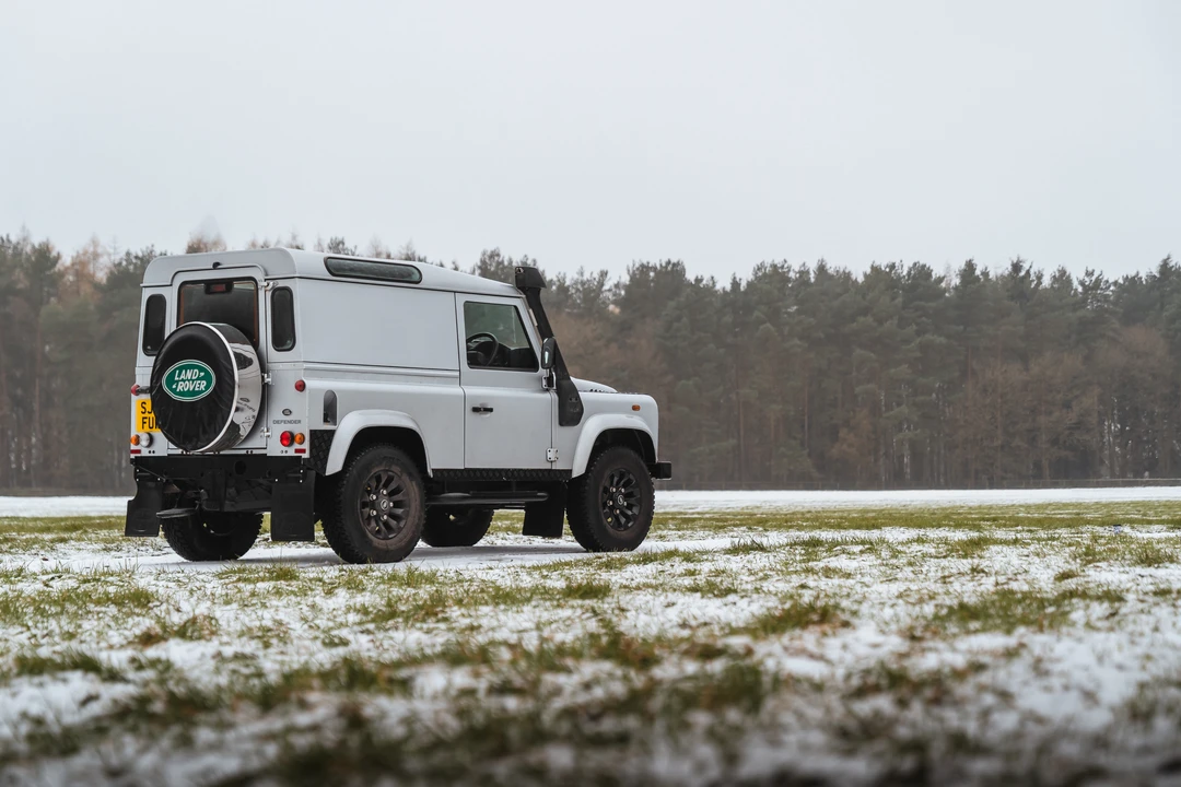 2016 Land Rover Defender 90 - Image 21 of 31