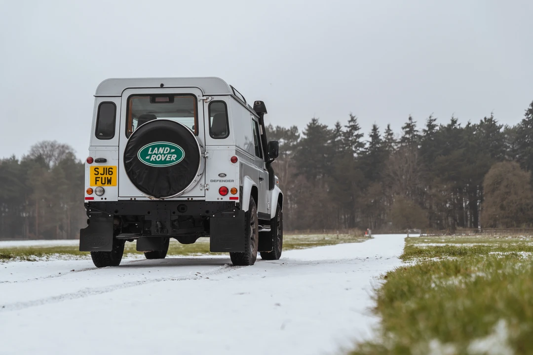 2016 Land Rover Defender 90 - Image 22 of 31