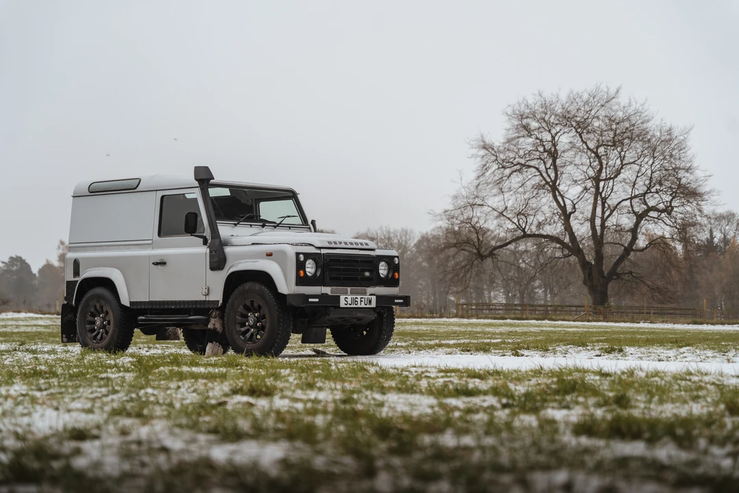 2016 Land Rover Defender 90 - Image 23 of 31
